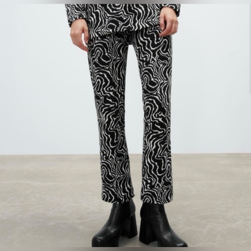 Zara Jacquard Straight Leg
